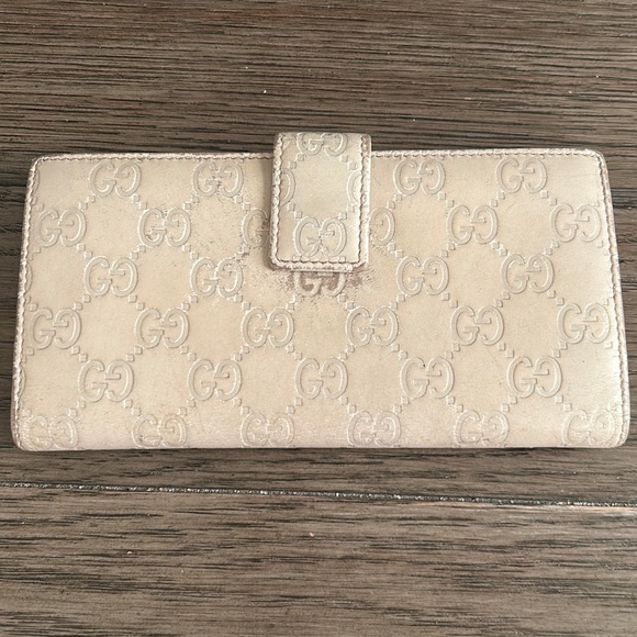 GUCCI Ivory Guiccissima Leather Wallet - Picture 2 of 16